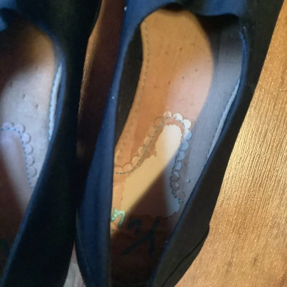 Yuu Size 8 Ashlay Black Stretchy Fabric Slip On Wedge Shoes - Picture 9 of 11